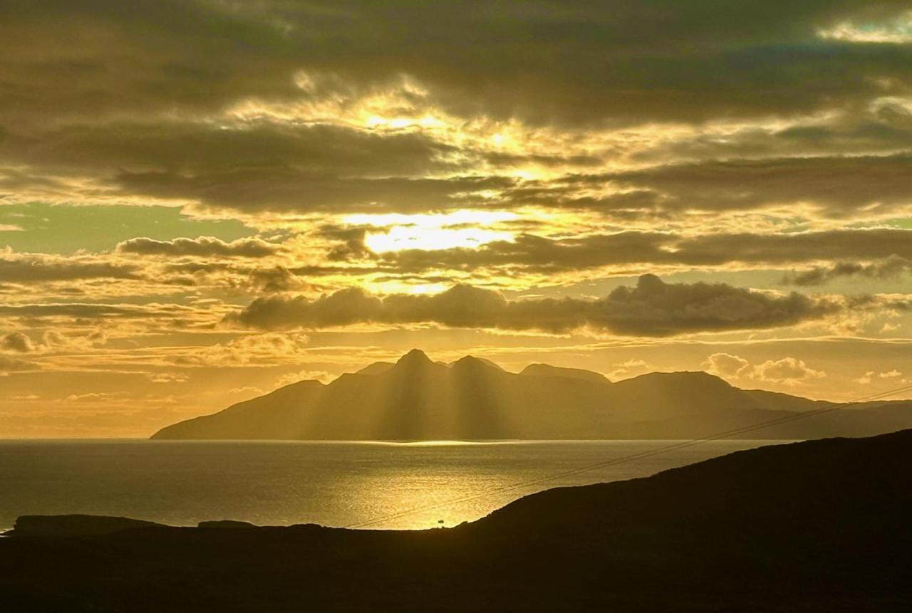 Tigh Mairi At Mary'S Thatched Cottages Elgol المظهر الخارجي الصورة