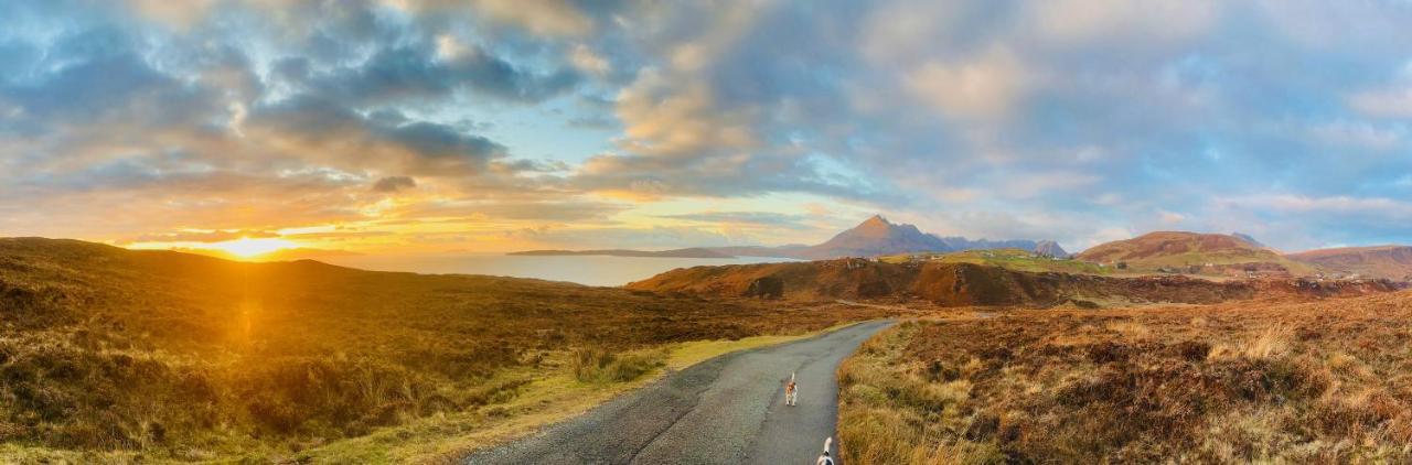 Tigh Mairi At Mary'S Thatched Cottages Elgol المظهر الخارجي الصورة