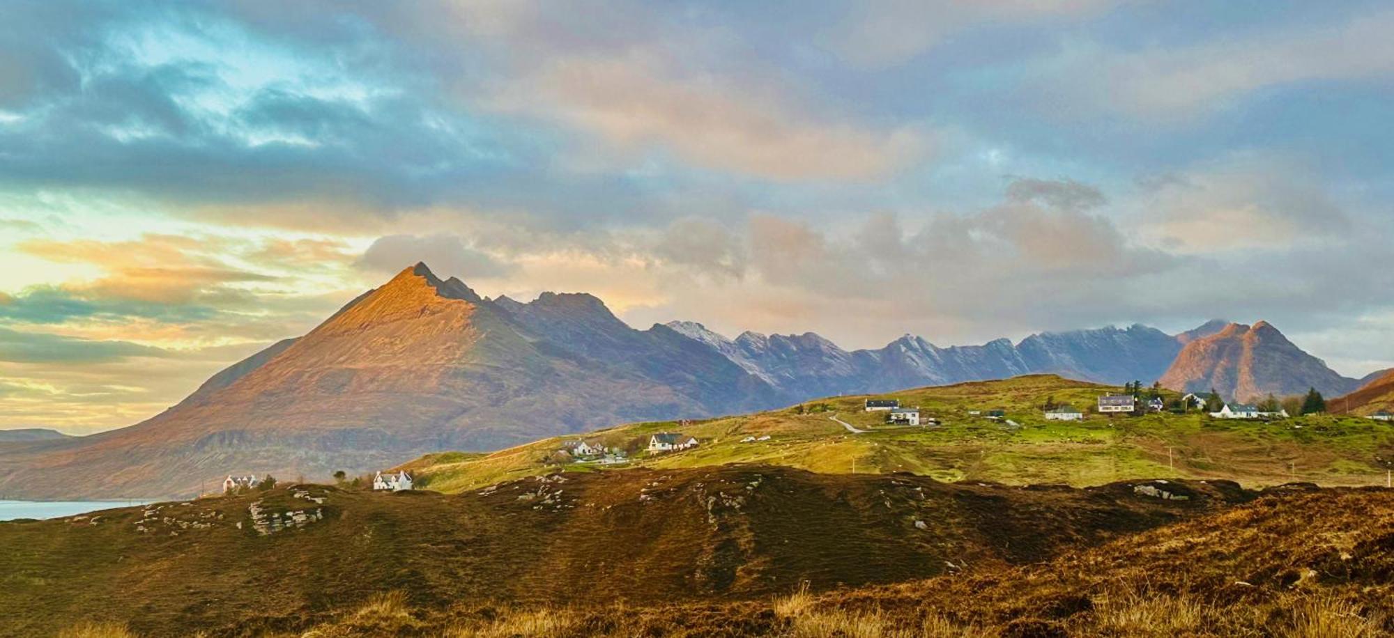 Tigh Mairi At Mary'S Thatched Cottages Elgol المظهر الخارجي الصورة